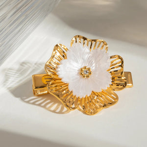 Elegant Petal Pearl Hair Clip with 18k Gold Plating – Hypoallergenic and Waterproof Hair Accessory