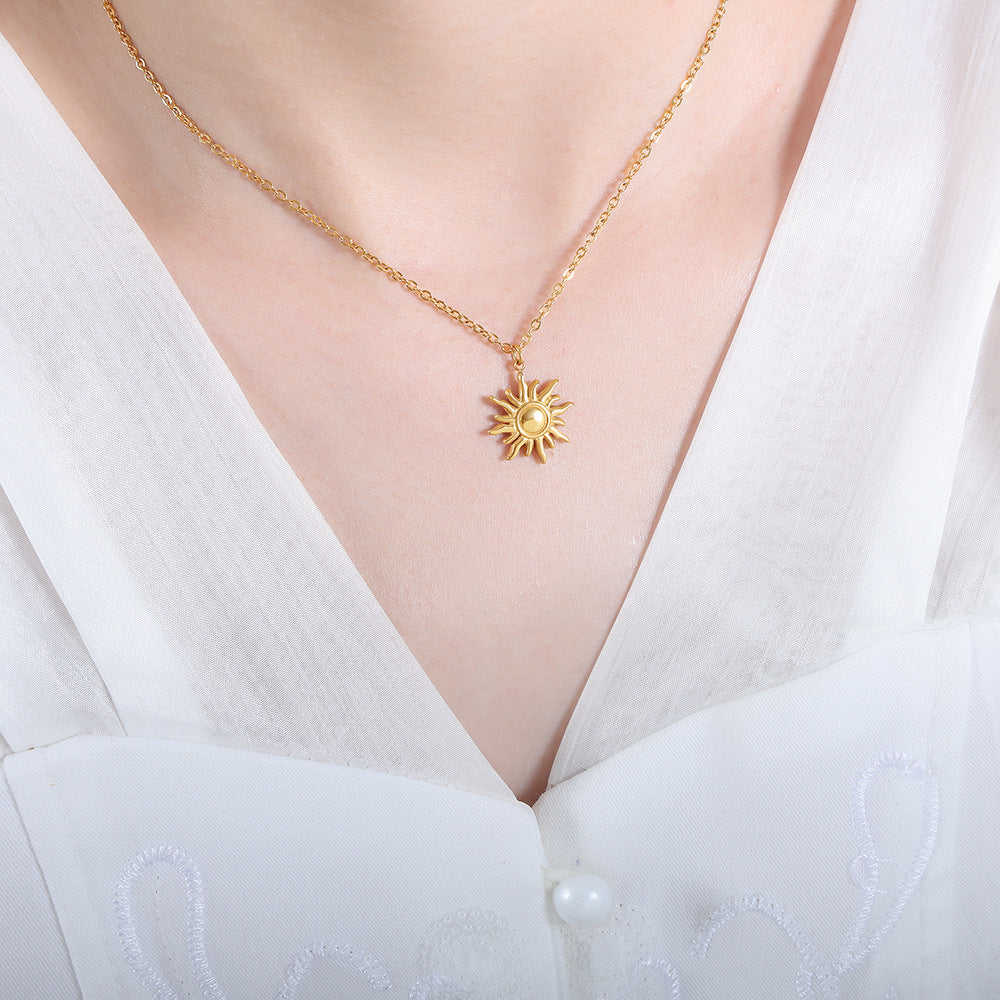 Elegant Sun Necklace in 18K Gold Finish – Hypoallergenic Stainless Steel Jewelry