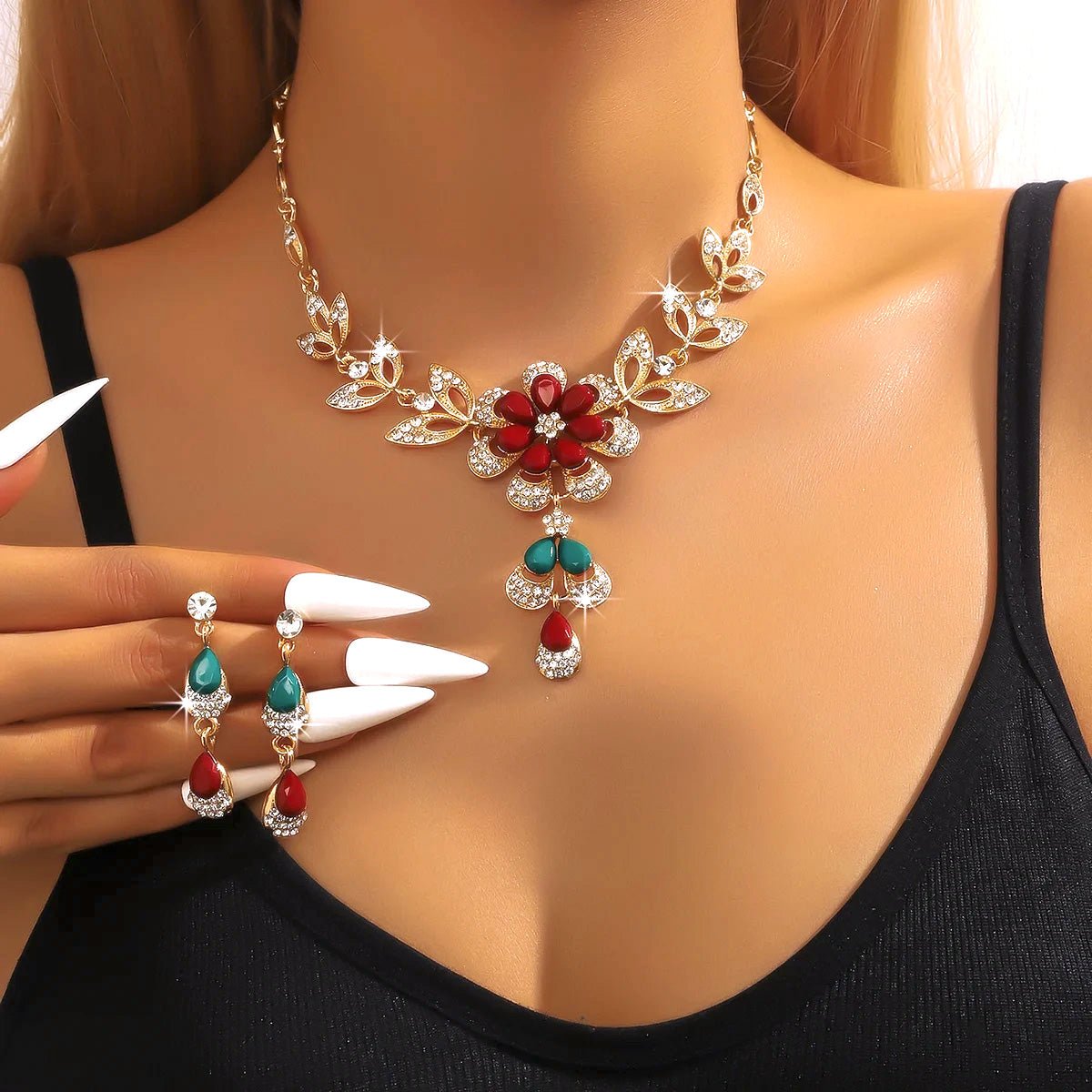 Floral Black and Gold Diamond Necklace and Earring Set – Elegant Jewelry Collection