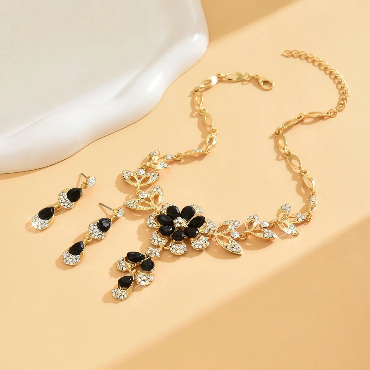 Floral Black and Gold Diamond Necklace and Earring Set – Elegant Jewelry Collection
