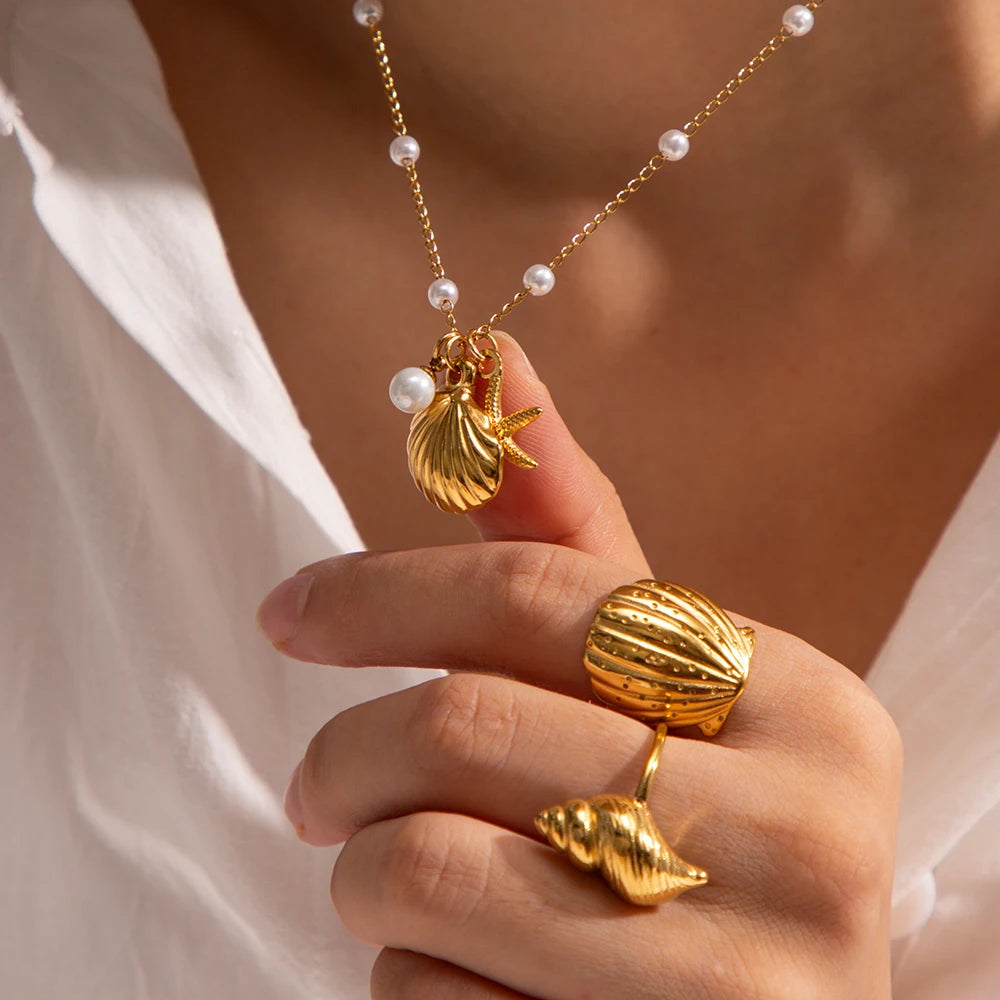 Freshwater Pearl Necklace with Sea Shell and Starfish Pendants – 18k Gold-Plated Coastal Jewelry for Women