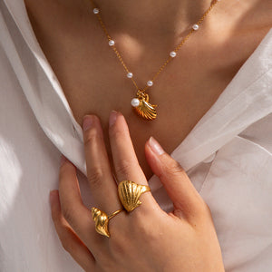 Freshwater Pearl Necklace with Sea Shell and Starfish Pendants – 18k Gold-Plated Coastal Jewelry for Women