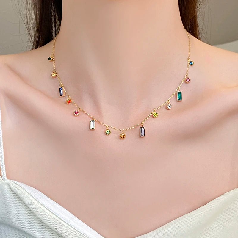Gold Choker Necklace with Dainty Crystals – Adjustable Chain and Vibrant Zircon Accents for Elegant Style