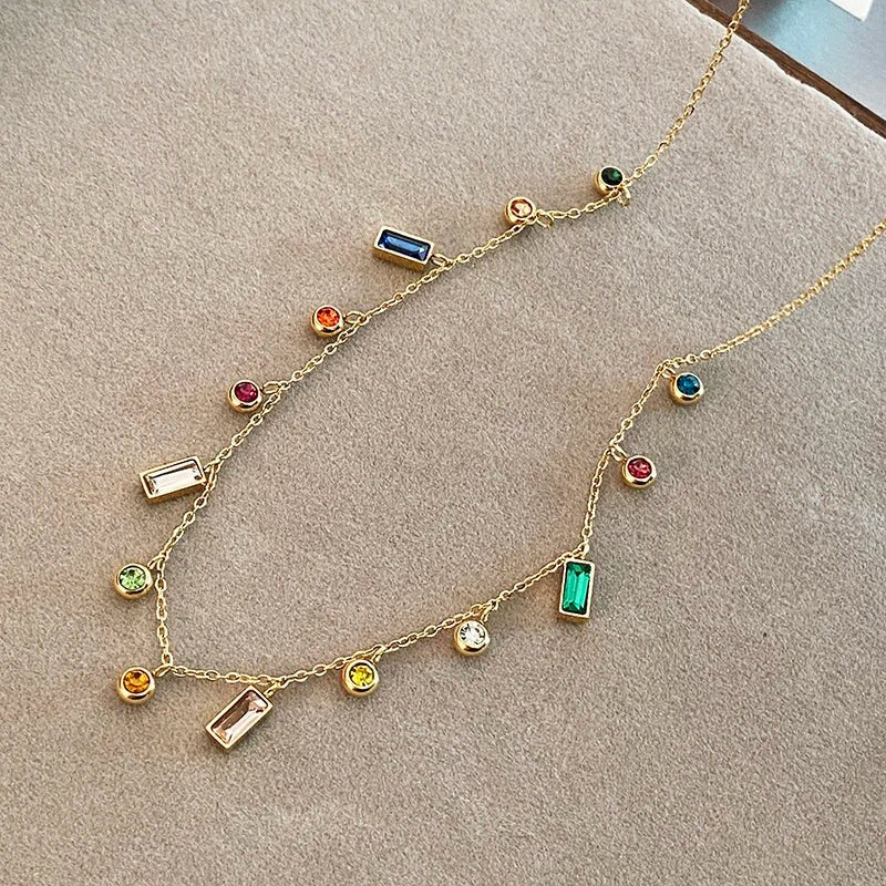 Gold Choker Necklace with Dainty Crystals – Adjustable Chain and Vibrant Zircon Accents for Elegant Style