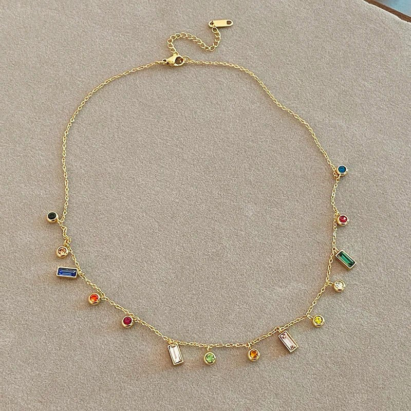 Gold Choker Necklace with Dainty Crystals – Adjustable Chain and Vibrant Zircon Accents for Elegant Style
