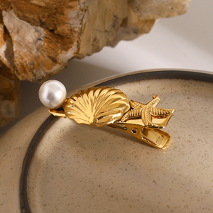 Gold Hair Clip with Freshwater Pearl and Seashell Design – Hypoallergenic, Waterproof, Ocean-Inspired Women's Hair Accessory