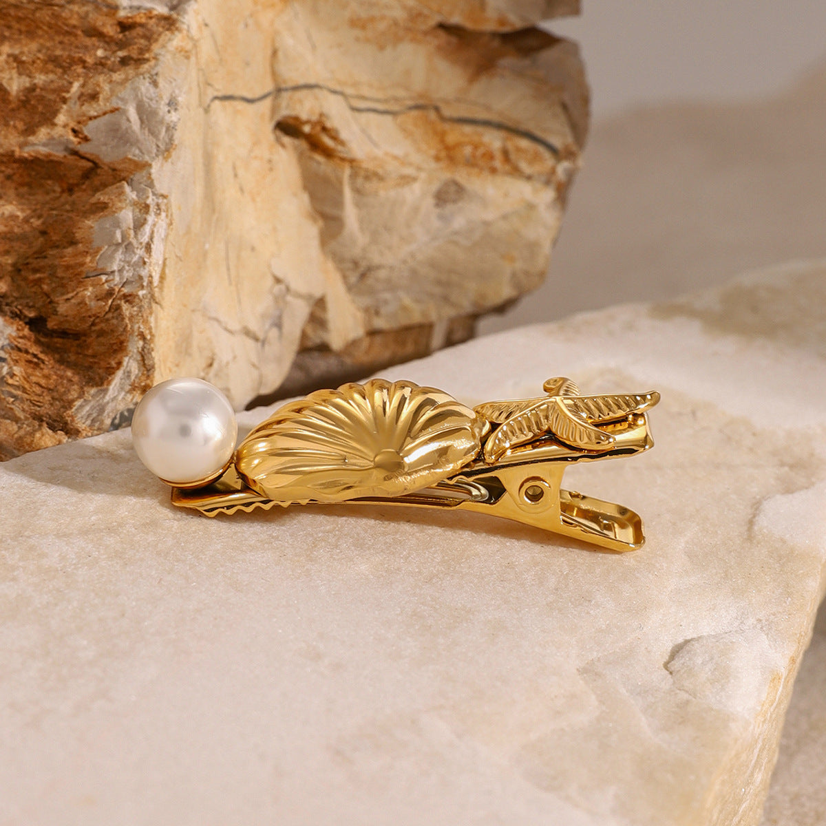 Gold Hair Clip with Freshwater Pearl and Seashell Design – Hypoallergenic, Waterproof, Ocean-Inspired Women's Hair Accessory