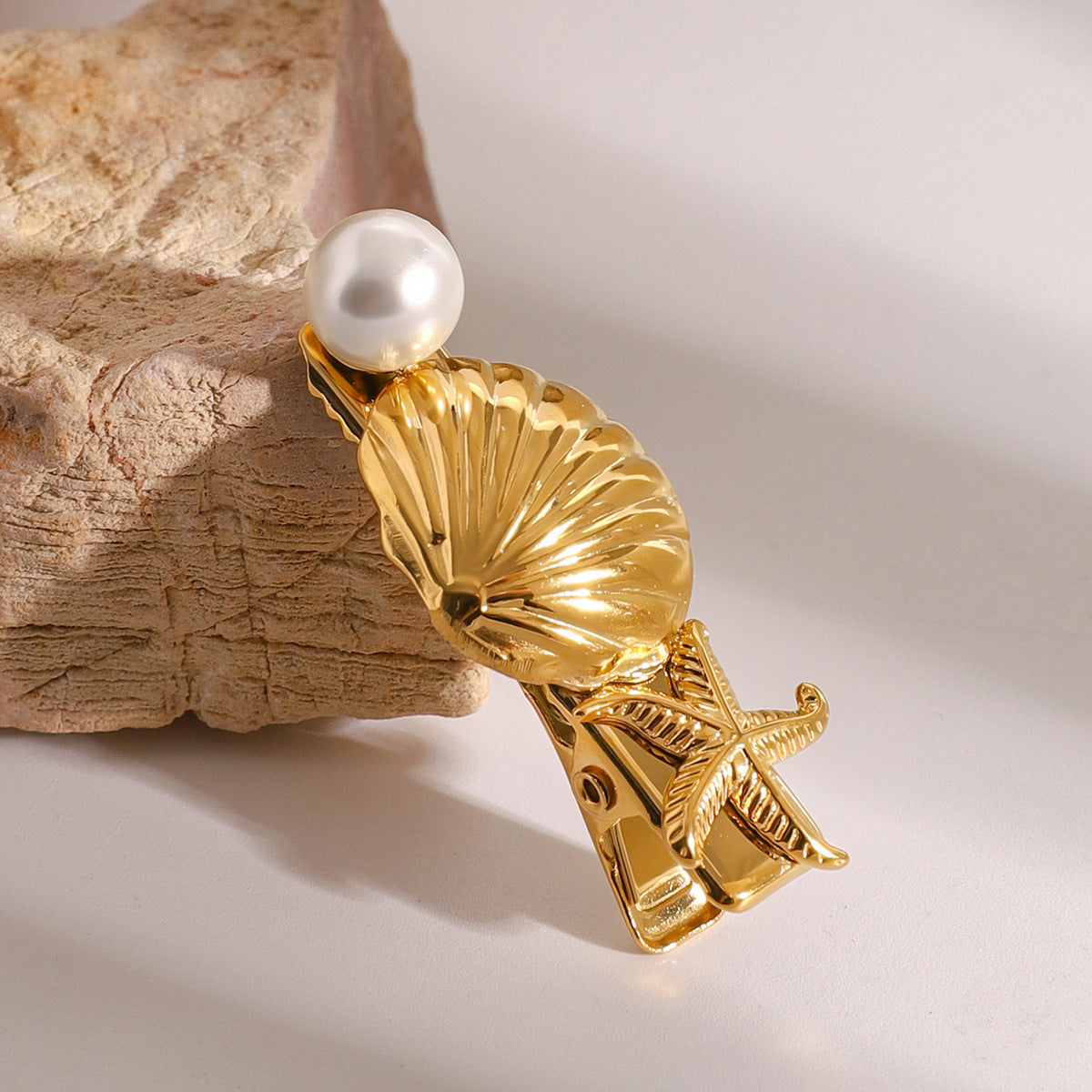 Gold Hair Clip with Freshwater Pearl and Seashell Design – Hypoallergenic, Waterproof, Ocean-Inspired Women's Hair Accessory