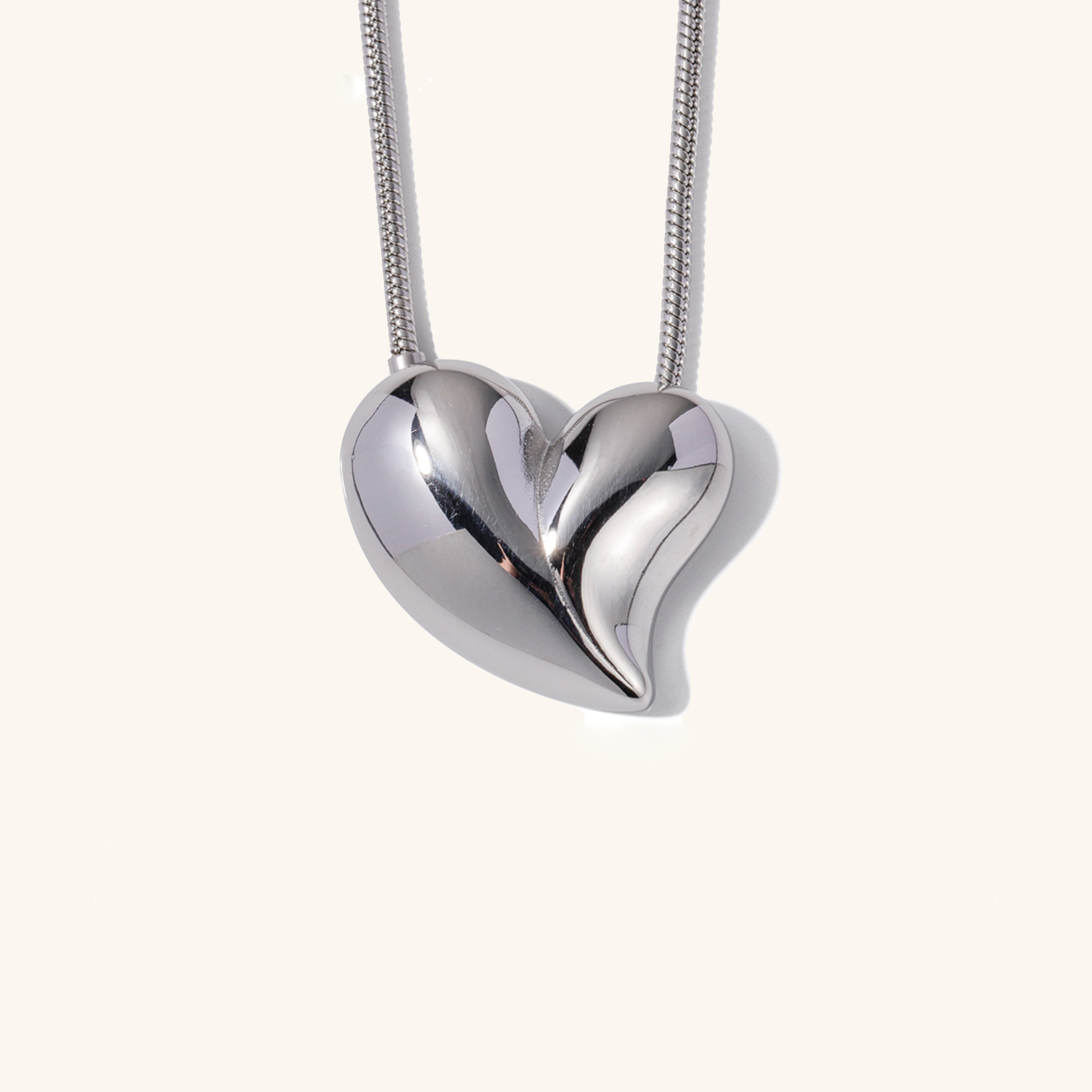 Gold Heart Pendant Necklace – 18k Gold-Plated Stainless Steel, Waterproof, Elegant Jewelry for Women