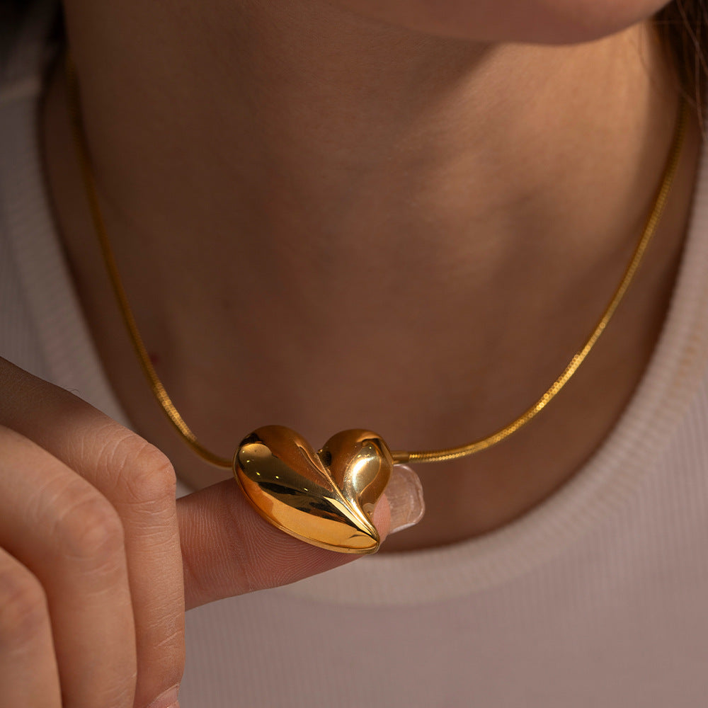 Gold Heart Pendant Necklace – 18k Gold-Plated Stainless Steel, Waterproof, Elegant Jewelry for Women