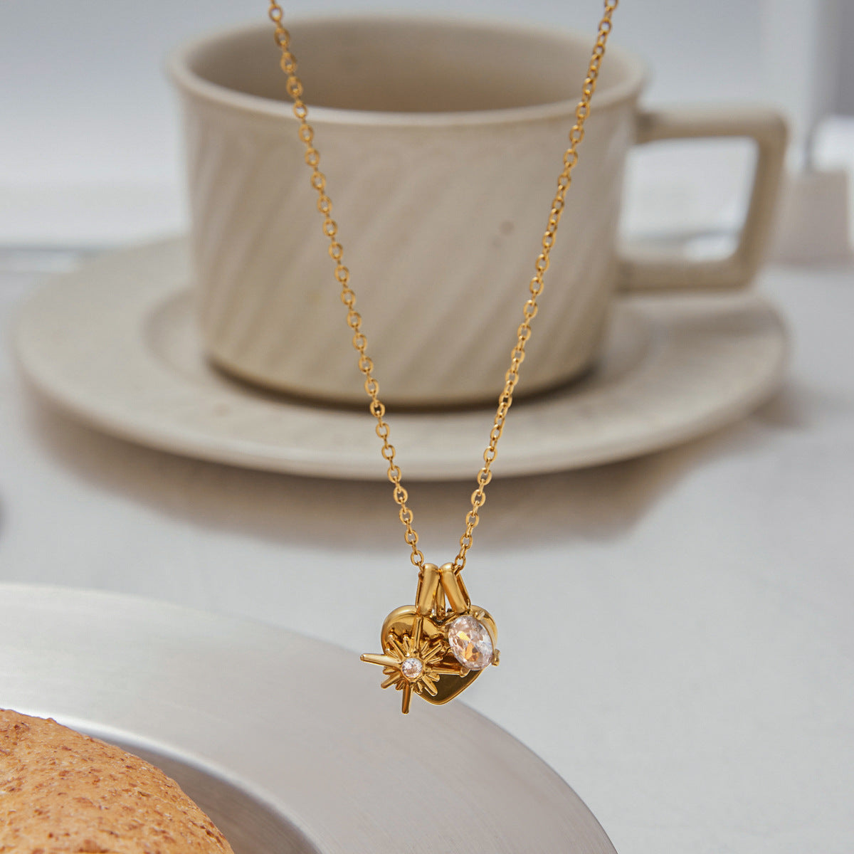 Gold Locket Necklace with Hand-Engraved Mom Charm – Waterproof, Hypoallergenic, 16-Inch Length, 17 mm Pendant