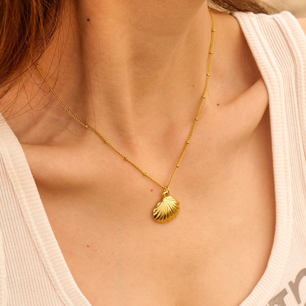 Gold Necklace with Seashell Pendant - 18k Gold-Plated Stainless Steel Gold Chain, 16-Inch Adjustable Length