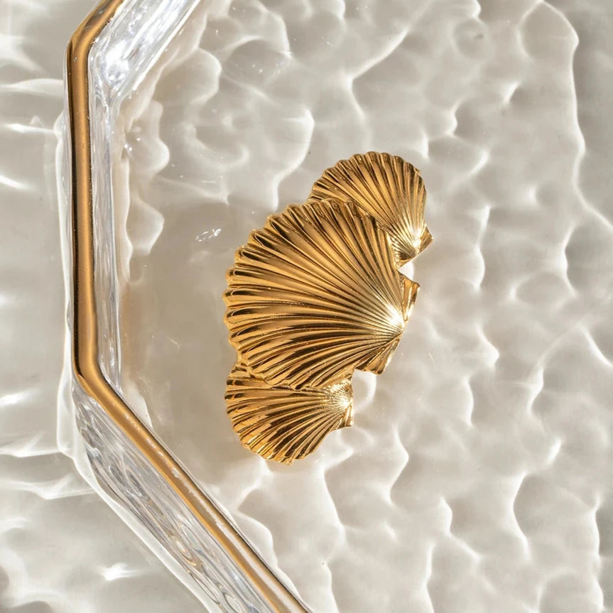 Gold Seashell Hair Clip - Hypoallergenic Accessory for Women, Lightweight, Water Resistant, Perfect for Casual and Elegant Styles