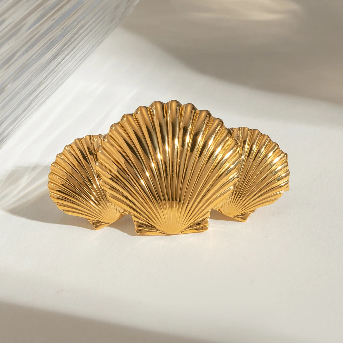 Gold Seashell Hair Clip - Hypoallergenic Accessory for Women, Lightweight, Water Resistant, Perfect for Casual and Elegant Styles