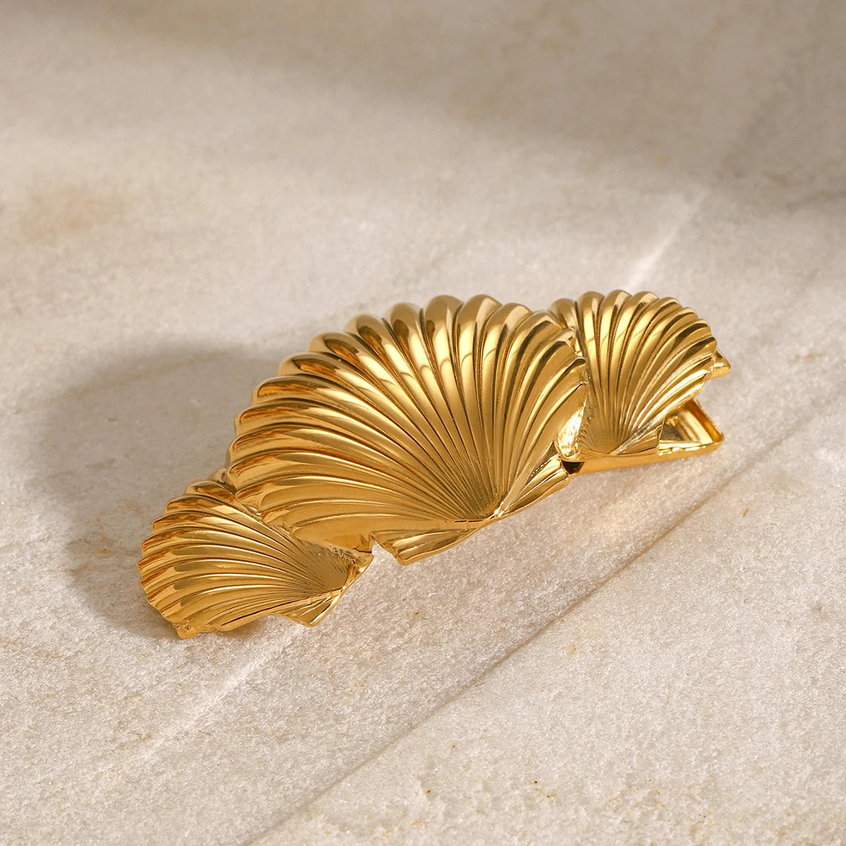 Gold Seashell Hair Clip - Hypoallergenic Accessory for Women, Lightweight, Water Resistant, Perfect for Casual and Elegant Styles