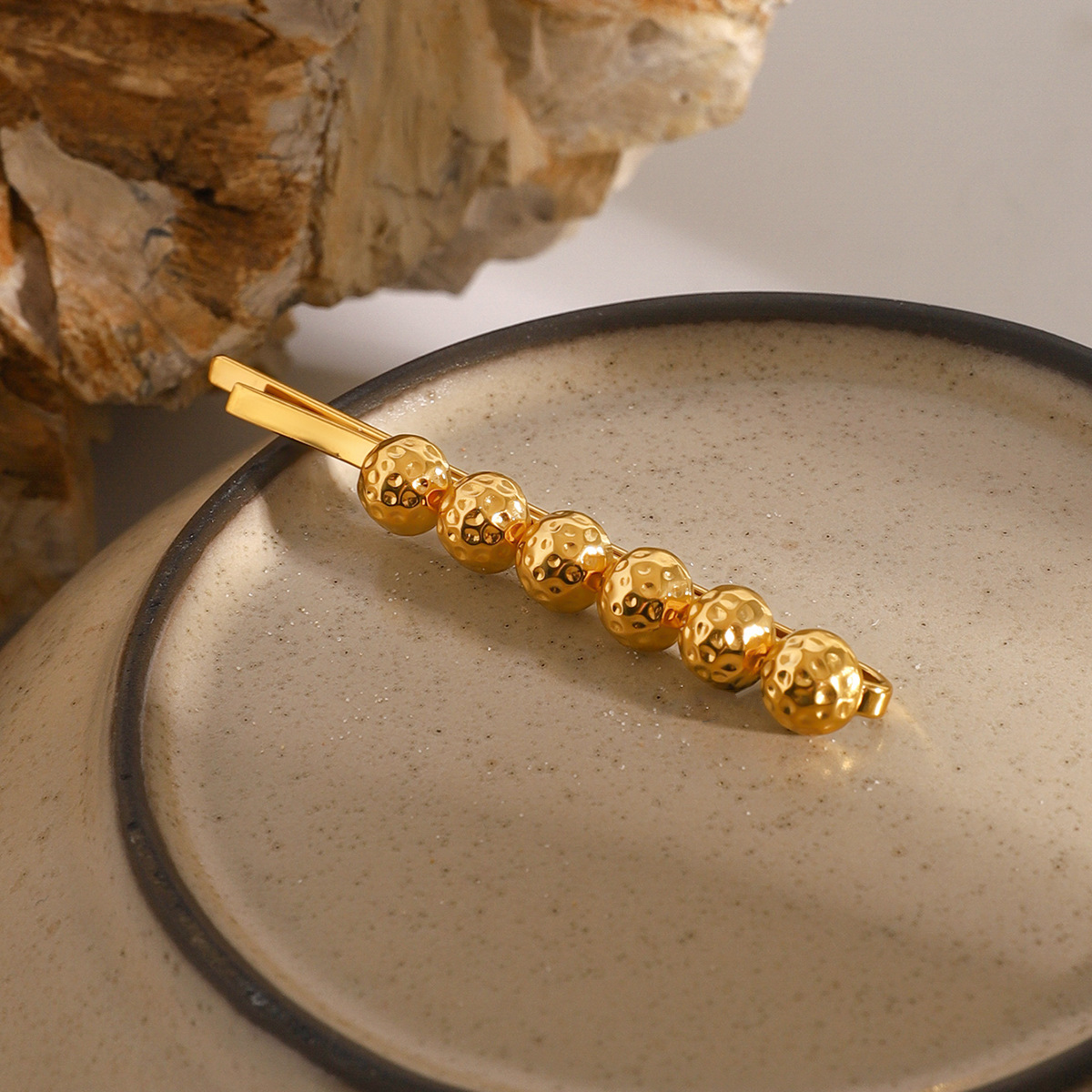 Gold Seashell Hair Clip with Coral Beads – Hypoallergenic, Waterproof, Lightweight Accessory for Women