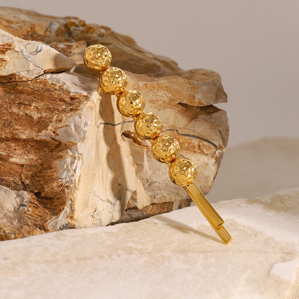 Gold Seashell Hair Clip with Coral Beads – Hypoallergenic, Waterproof, Lightweight Accessory for Women
