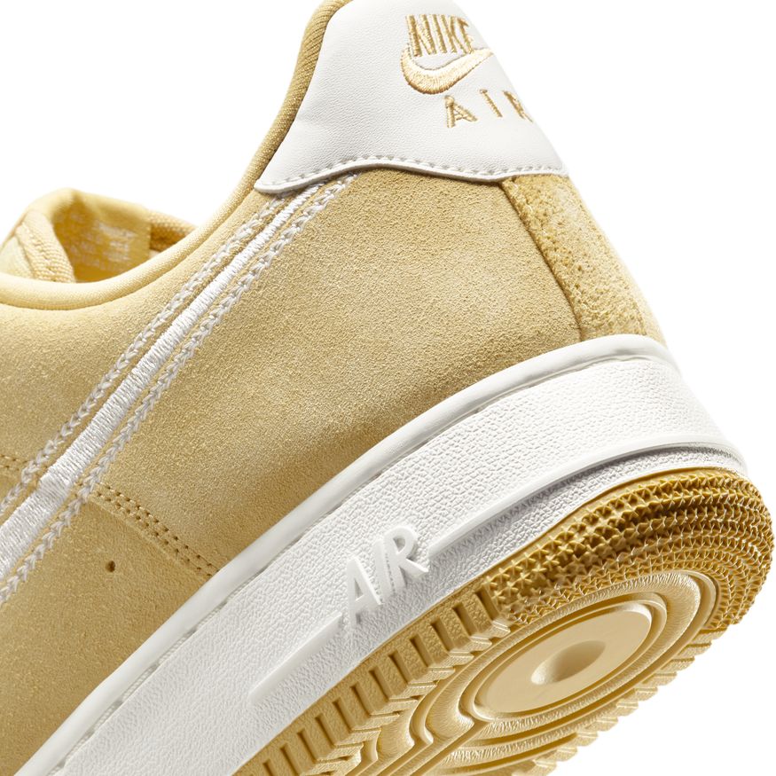 M Nike Air Force 1 '07 LV8 HJ4465-700