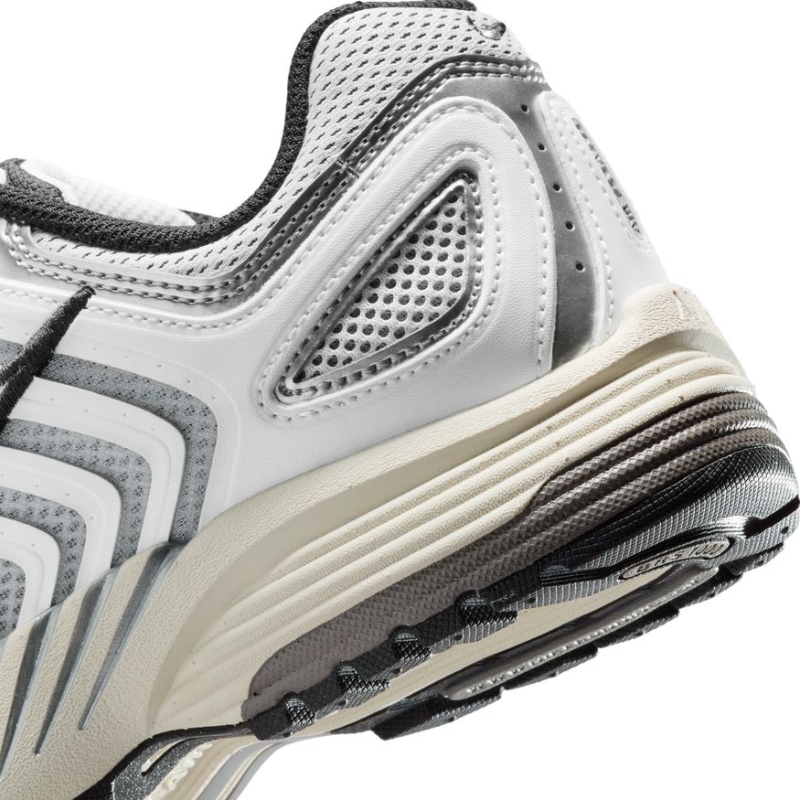 W Nike Air Pegasus 2005 HQ1675-100