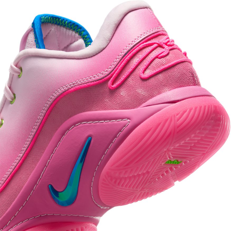 M LeBron XXII SN HV8455-600