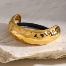 Load image into Gallery viewer, Hammered Arch Pony Cuff - Hypoallergenic 18k Gold Hair Accessory for Elegant Hairstyles
