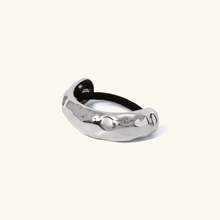 Load image into Gallery viewer, Hammered Arch Pony Cuff - Hypoallergenic 18k Gold Hair Accessory for Elegant Hairstyles
