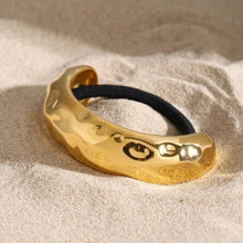 Load image into Gallery viewer, Hammered Arch Pony Cuff - Hypoallergenic 18k Gold Hair Accessory for Elegant Hairstyles
