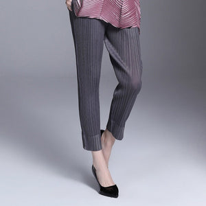 Pleated Loose Crop Pants