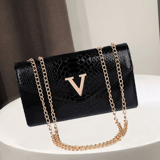 Alligator Pattern Leather Chain Bag