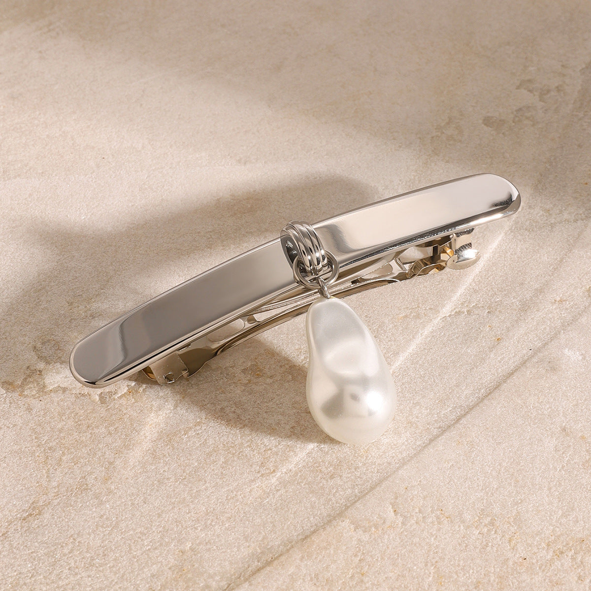 Mirajane Pearl Hair Clip – 18k Gold-Plated Stainless Steel with Freshwater Pearl