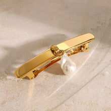 Load image into Gallery viewer, Mirajane Pearl Hair Clip – 18k Gold-Plated Stainless Steel with Freshwater Pearl
