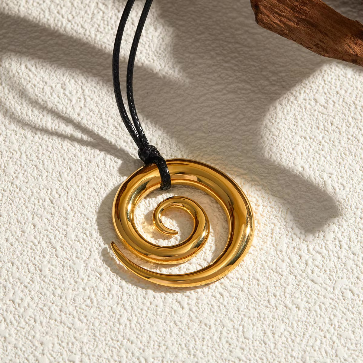 Modern Gold Spiral Pendant Necklace – Hypoallergenic Stainless Steel, 23 Inches, Lightweight and Durable