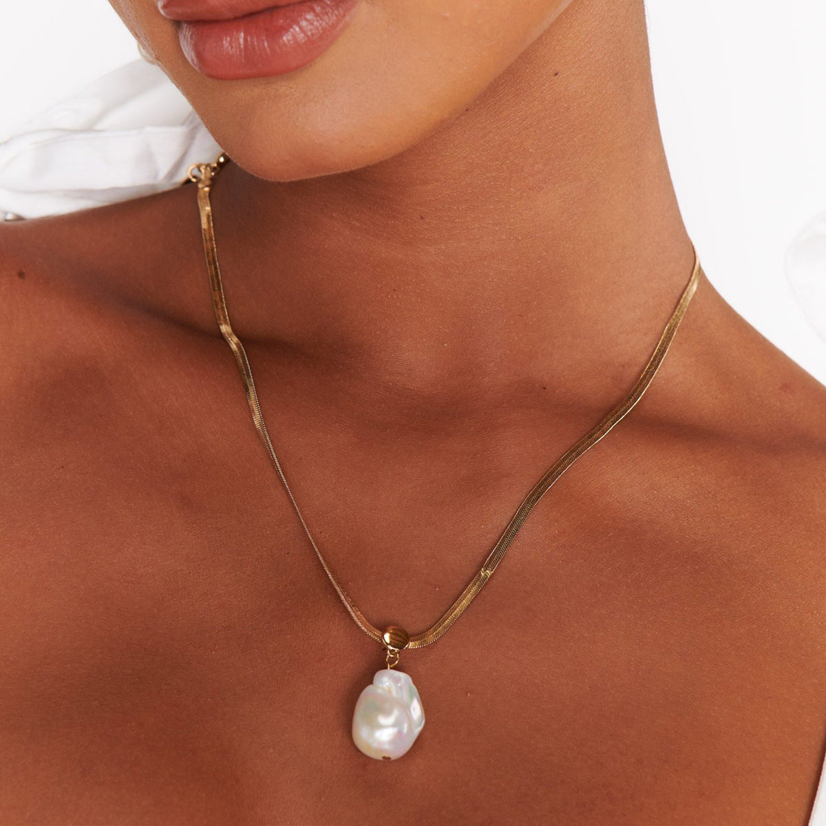 Modern Herringbone Pearl Necklace with 18k Gold Plating – Waterproof and Hypoallergenic