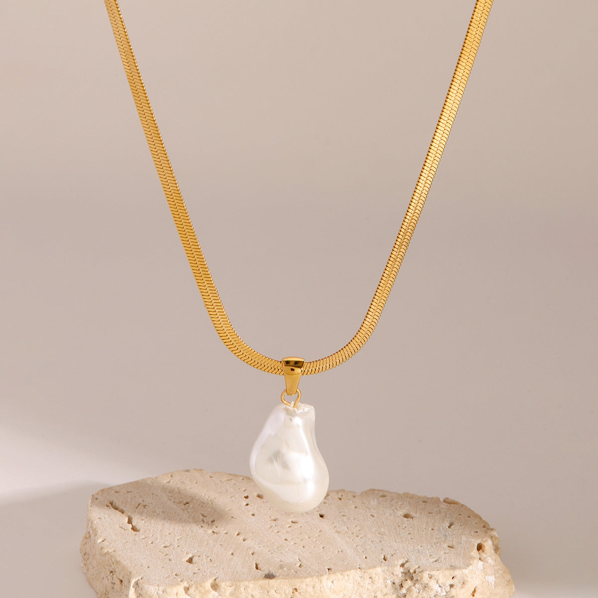 Modern Herringbone Pearl Necklace with 18k Gold Plating – Waterproof and Hypoallergenic