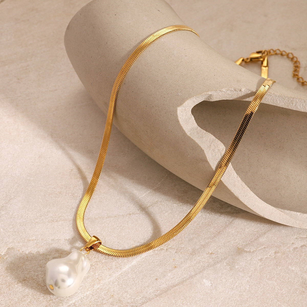 Modern Herringbone Pearl Necklace with 18k Gold Plating – Waterproof and Hypoallergenic