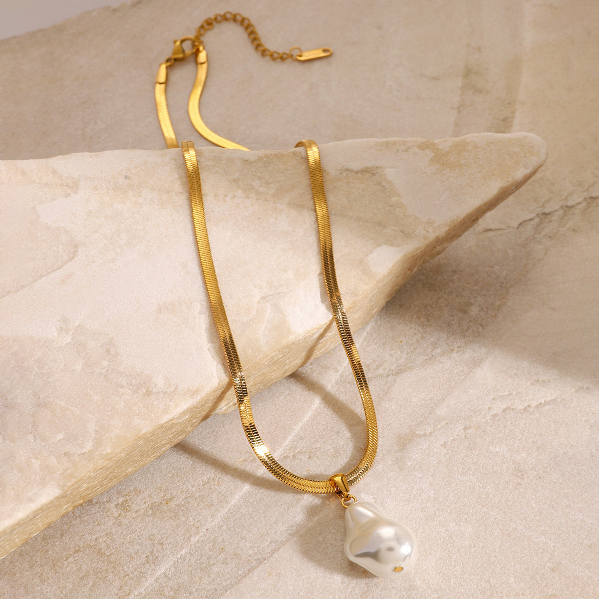 Modern Herringbone Pearl Necklace with 18k Gold Plating – Waterproof and Hypoallergenic