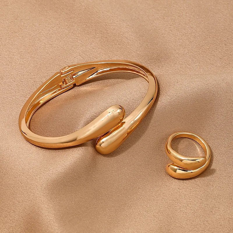 Modern Wrap Choker Necklace, Bracelet, and Ring Set in Gold and Silver – Elegant Jewelry Collection