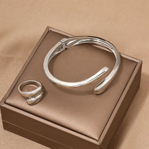 Modern Wrap Choker Necklace, Bracelet, and Ring Set in Gold and Silver – Elegant Jewelry Collection