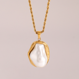 Mother of Pearl Pendant Necklace in Gold Setting – Waterproof and Hypoallergenic Jewelry