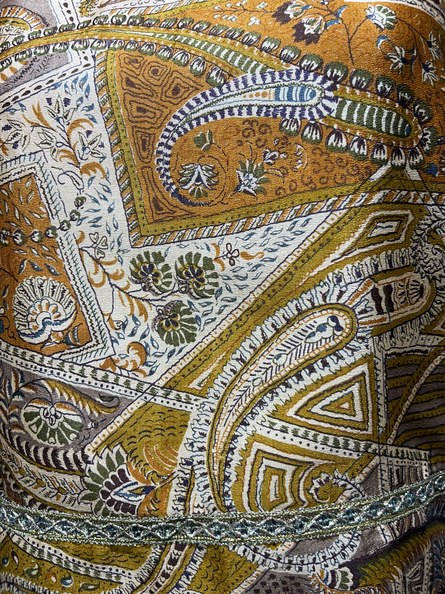 FINAL SALE PRC1926 Great Green Macaw Nirvana Pure Silk Boxy Top