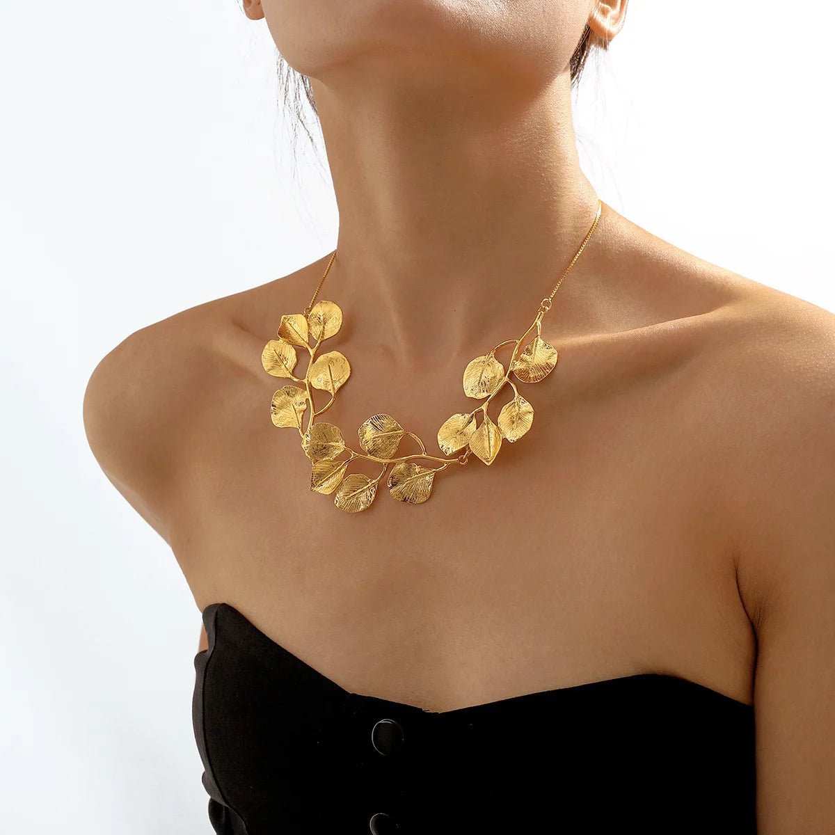 Nature's Leaf Statement Necklace in Gold and Silver – Elegant Organic Design