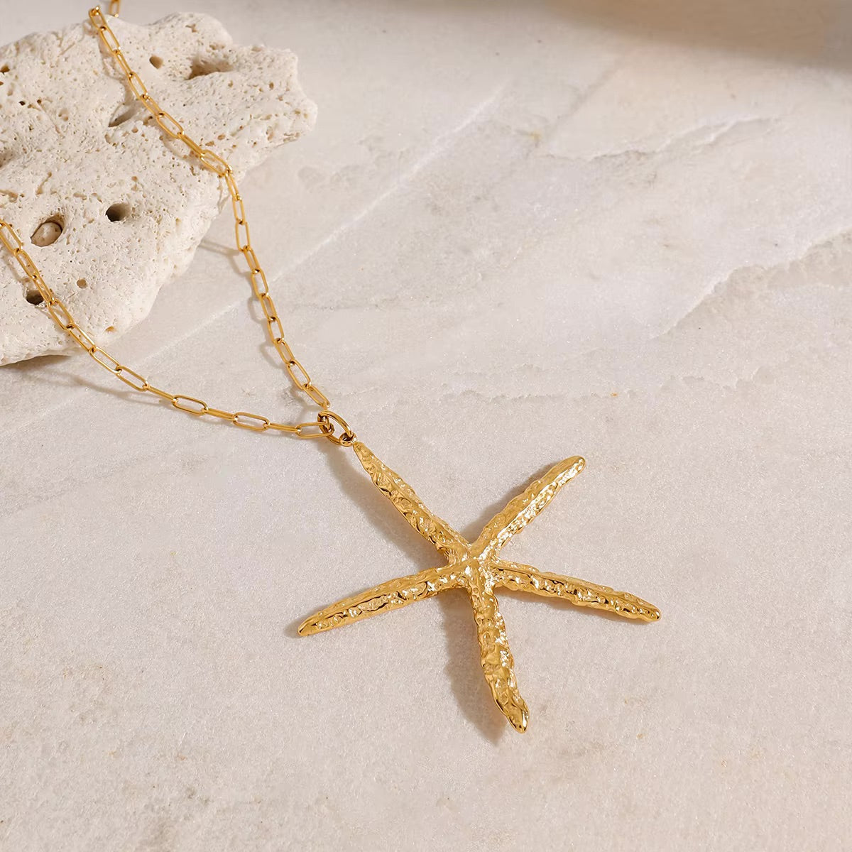Oversized Starfish Necklace in 18k Gold-Plated Stainless Steel – Waterproof, Hypoallergenic, 30-Inch Adjustable Length