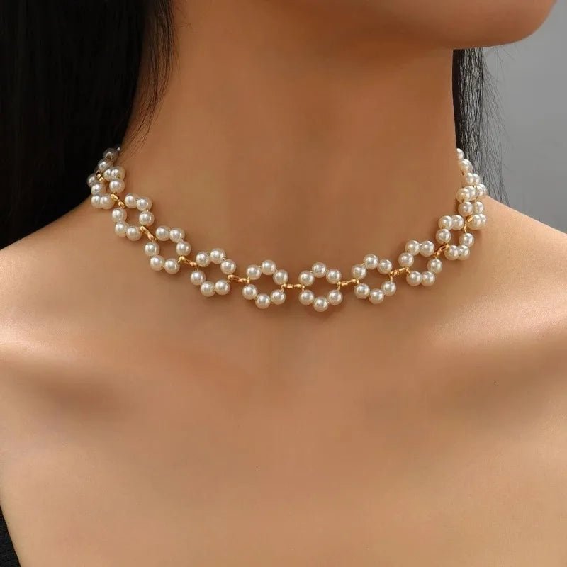 Pearl Floral Daisy Choker Necklace for Women with Golden Accents – Adjustable 36+5cm Elegant Jewelry