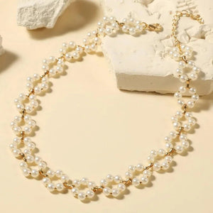 Pearl Floral Daisy Choker Necklace for Women with Golden Accents – Adjustable 36+5cm Elegant Jewelry