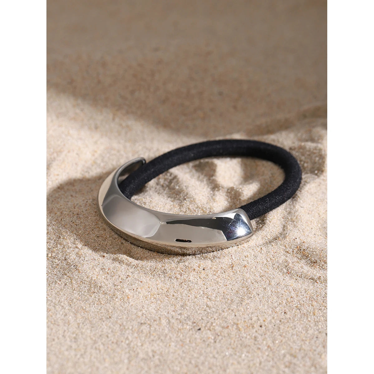 Petite Arch Pony Cuff – Waterproof and Hypoallergenic Hair Accessory in 18k Gold-Plated Stainless Steel
