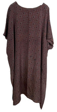 Load image into Gallery viewer, PRC7702 Avatar Pure Silk Hi Lo Top
