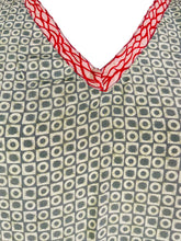 Load image into Gallery viewer, PRC7467 Avatar Pure Silk Midi Length Kaftan
