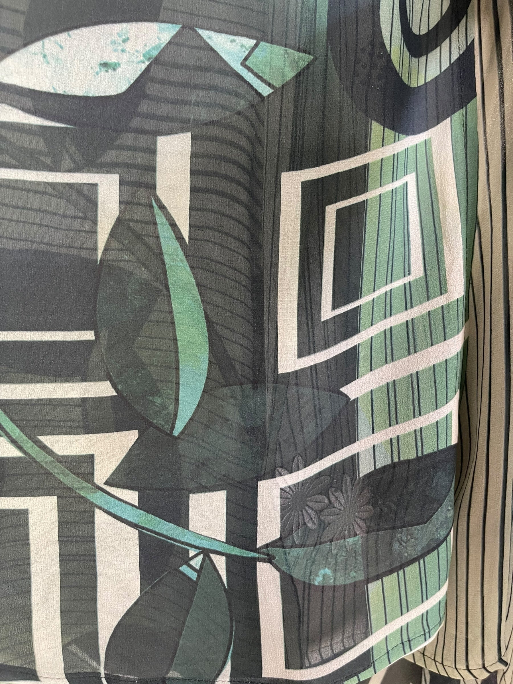 PRG7132 Sheer Avatar Pure Silk Versatile Vest