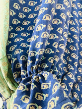 Load image into Gallery viewer, PRC7687 Avatar Pure Silk Bolero
