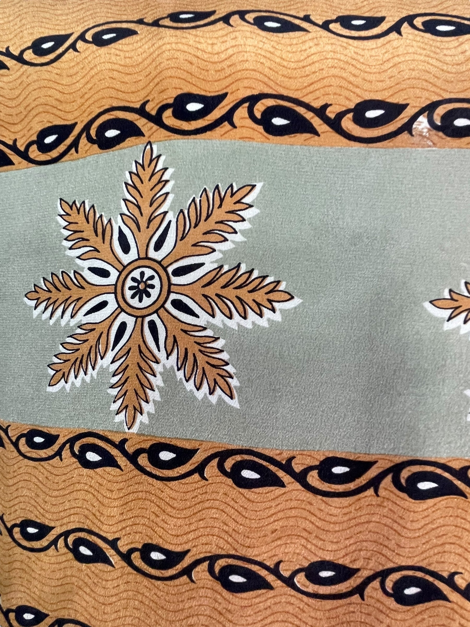 PRC5383 Avatar Pure Silk Side Slit Top